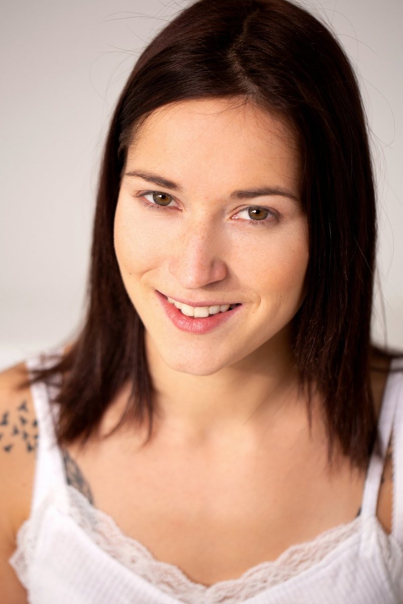 Оана, 25 лет, 1 размер груди