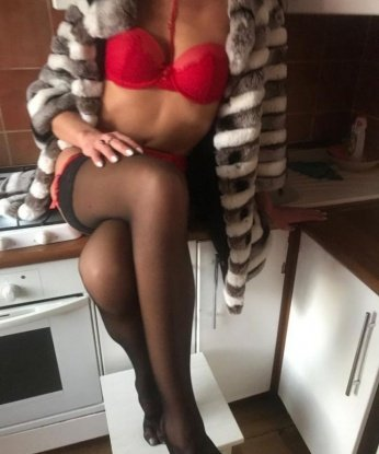 Иония, 27 лет, 2 размер груди